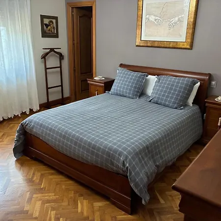 Casa De Boticarios, El Arenal (Castile and Leon)